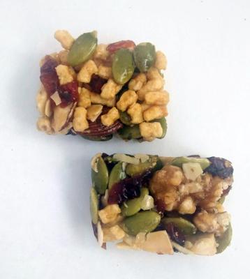 China Nutritional Safety and Healthy Japanese Wasabi Flovor Roasted Mixed Nuts Bar for sale