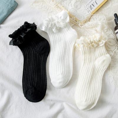 China OEM Fashion Women's Custom Medium Athletic Cotton Socks White Color Ruffle Socks With Lace for sale