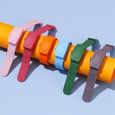 China Chinese Factory Supply Easily Cleaned Silicone Hand Sanitizer Gel Holder Wrap Wristband for sale