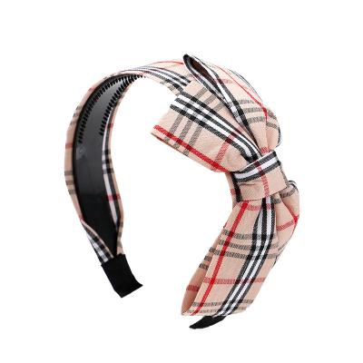 China Environmentally friendly manufacturers supply 2021 fashionable chiffon pleated thin headband hair scrunchies wholesale hair accessories for sale