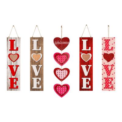 China New Style Natural Material Valentines Day Signs LOVE Heart Wood Hanging Pendant for sale