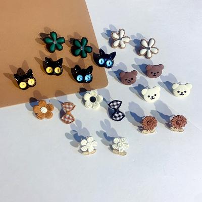 China XUFANG 2021 New Fashion Kids Stud Earrings Cartoon Bear Cute Japanese Girls Wholesale Hot Silvery Needle Earrings for sale