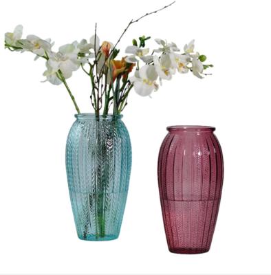 China 2023 Modern Unique Design New Europe Style Crystal Flower Striped Vase Clear Red Gray Glass Flower Vases For Vase Arrangement For Home Decor for sale