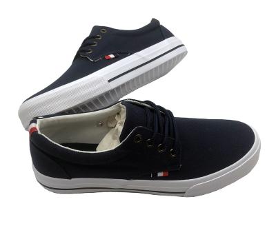 China Lightweight Customization Lace Up Classic Black Canvas Casual Sneaker With Plain Outsole Rubber Men's Canvas Shoes for sale