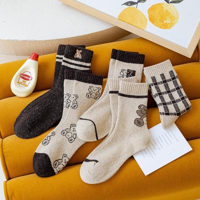 China New Sporty Fashion Autumn Winter Socks For Gril Warm Women Woolen Socks Cute Woolen Women Socks for sale