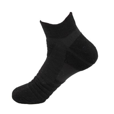 China Sporty Different Pattern Fitness Socks Drymax Running Men's Basketball Compression Wholesale Price Socks Sports Sock Manufacturer for sale