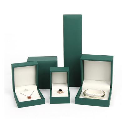 China Manufacturer Handmade Luxury Packaging Jewelry Ring Box of Leatherette Paper for sale