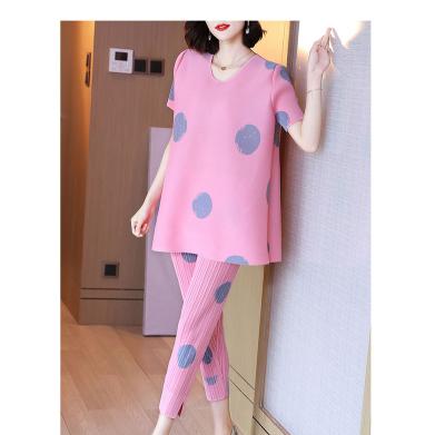 China Hot Selling QUICK DRY Women's Clothing Suit Pleated Dots Print Two-Piece Women Body Set Suit for sale