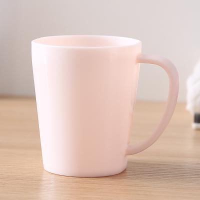 China 400ml Bpa Free Plastic Reusable Cup Water Bottle Stored Drinking Wheat Straw Coffee Cup for sale