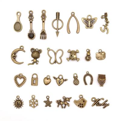 China 1KG ALLOY Mix Designs Antique Bronze And Antique Silver Zinc Alloy Pendant Jewelry Accessories for sale