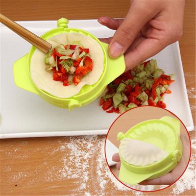 China New Sustainable Maker Feature Dumpling Kitchen Tools Easy DIY Dumpling Mold Kitchen Instrument for sale