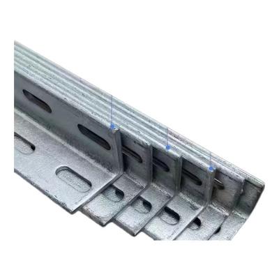 China Lintel de acero perforado galvanizado laminado en caliente con agujeros de perforación/ barra de hierro con ranuras en venta