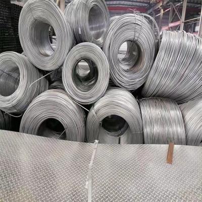 China Schweißservice und ±1% Toleranz für 6 mm bis 12 mm heißgetränktes galvanisiertes Spulendraht zu verkaufen