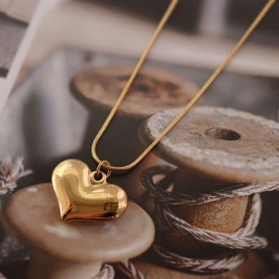 China TRENDY Customize Jewelry Stainless Steel 18k Gold Women Solid Love Plated Peach Heart Pendant Chain Necklace for sale