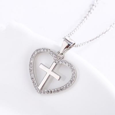 China FASHIONABLE custom jewelry colares jewelry zircon pendant pendant cross in heart necklaces for ladies for sale