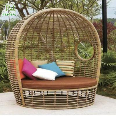 China Modern Garden Daybed Leisure Rattan Furniture Daybed Round Sofa Wicker Daybed for sale