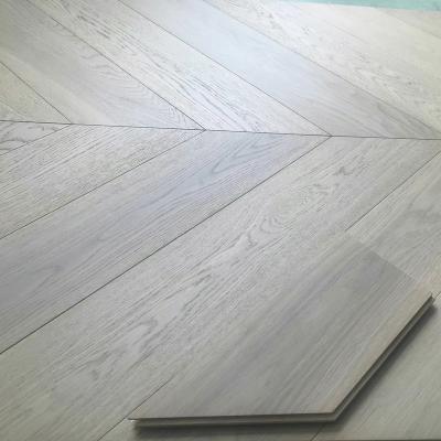 China Modern White Oak Wood Chevron Parquet Wax Oil Panel Brush Engineered Hardwood Flooring for sale