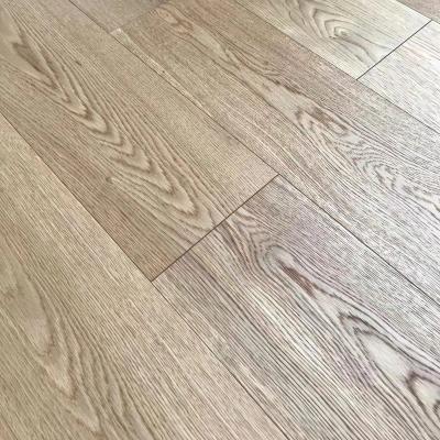 China 18mm Thick Oak Solid Flooring Modern Natural Hardwood Flooring for sale