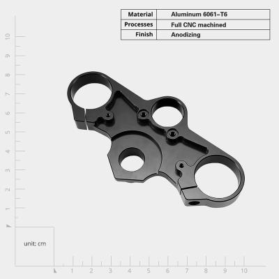 中国 OEM CNC Forging Aluminum Alloy Upper CNC Machined Motorcycle Top Triple Clamp Upper Fork Holder Panel 販売のため