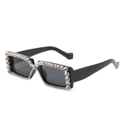 China 2021 Fashion Sunglasses Personality Diamond Sunglasses Black Plastic Small Frame Logo Wholesale Low Price Sunglasses Custom Made for sale