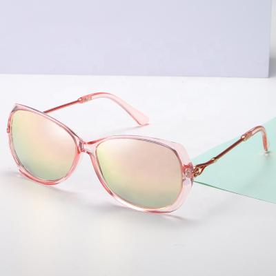 China Polarized 2022 New Style Ladies Polarized Sunglasses Women's Fashion Lenses Rhinestone Studded Sunglasses for sale