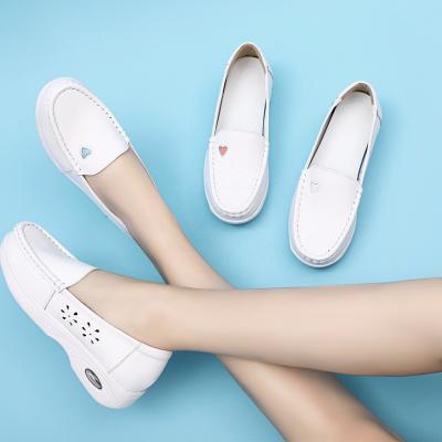 China Female 2022 New White Flat Breathable Hospital Comfortable Non-slip Soft Bottom Wedge Heel Air Cushion Nurse Shoes EUR33-41 1501 for sale