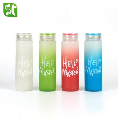 China Sustainable Custom Logo Gradient Colored Glass Water Bottle Frosted Portable Glass Beverage Bottle With Rope for sale