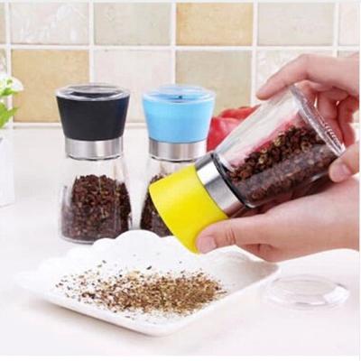 China Sustainable Kitchen Use Glass Spice Jar With Lid / Grinder Salt And Pepper Grinder Set for sale