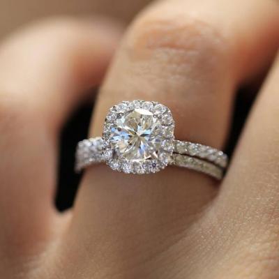 China European and American fashion New Sparkling Diamond Round Ring Engagement Ring Mmoissanite Diamond Wedding Ring for sale