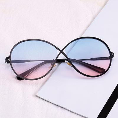 China Fashion Sunglasses New Shape Sunglasses Round Big Face Fashion Glass Frame For Ladies for sale