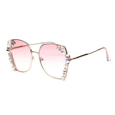 China 2020New Fashion Sunglasses American Wind Big Square Diamond Colored Sun Glasses Hot Style Fashion Sunglasses For Women for sale