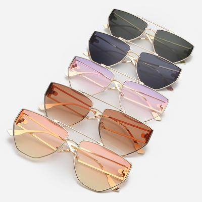 China Fashion Sunglasses 2021 Luxury Fashionable Outdoor Metal Frame Summer Women Shades Colorful Sun Glasses for sale