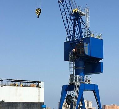 China Floating Dry Dock Crane For Shipyard Floating Port Drilling Platform for sale