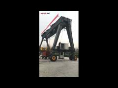 High Efficiency Mobile Gantry Crane Carries Large Stone Molds