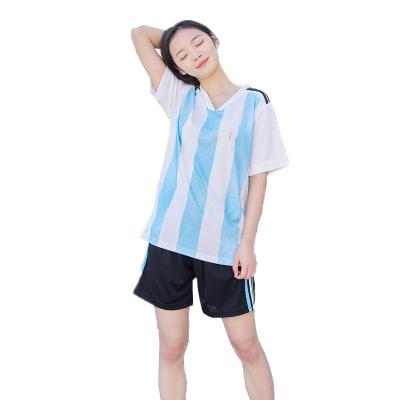 China New breathable quick-drying training sweat-absorbing suit set round neck short-sleeved sportswear shorts football sportswear woman for sale