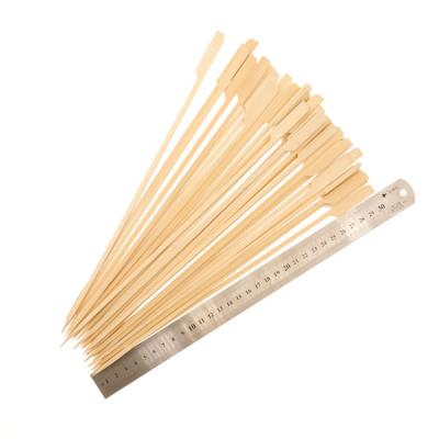 China High quality green barbecue bamboo skewers food/drink bamboo skewers skewers wholesale for sale