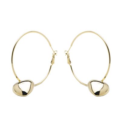 China Free Sample Wild Hoops TRENDY 18K Gold Plated Copper Hoop Earrings With Heart Charms Non Tarnish Gold Hoop Earrings for sale