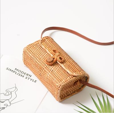 China Fashion Women's Rattan Bag Hand - Woven Messenger Bohemian Bag Beach Straw Women Wallet Hand Shoulder Bag for sale