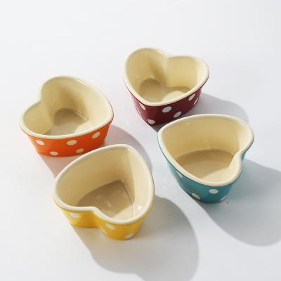 China Viable Wholesale Ceramic Heart Shaped Love Dish Sugar Pudding Dessert Bowl Japanese Ice Cream Baking Dressing Bowl for sale