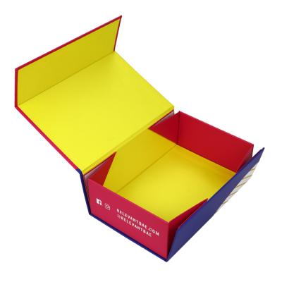 China 2020 Customs Handmade Magnetic Flat Paper Gift Garment Clothing Packaging Luxury Foldable Box for sale