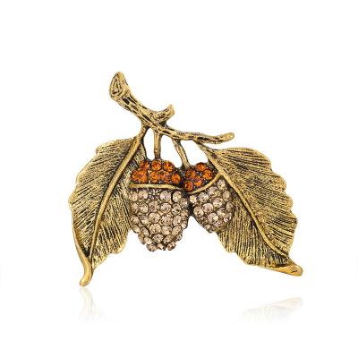 China New Fashion Spring ALLOY American Wholesale Fashion Jewelry Retro High End Exaggerated Leaves Alloy Button Brooch Crystal Pin for sale