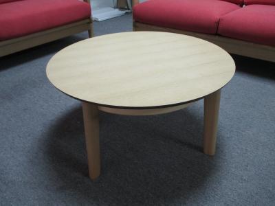 China Natural Varnished Round Solid Wood Coffee Table For Living Room 700 X 350 mm for sale