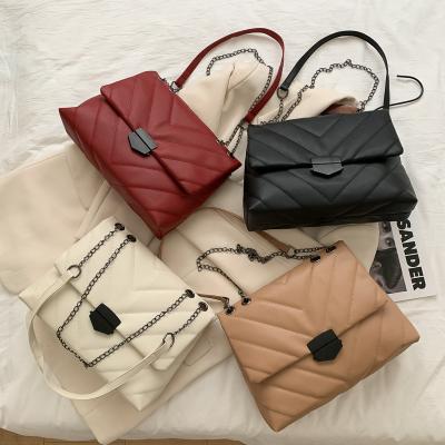 China 2022 Vintage Popular Ladies Messenger Chain Bag Women'S Fashion Solid Color Square Handbags for sale