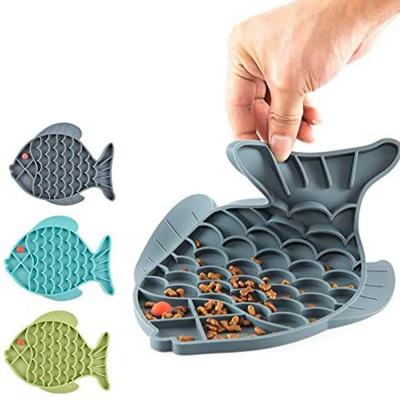 China New Viable Bowl Cat Slow Food Mat Pet Dog Dish Pet Dinner Bowl Silicone Folding Bowl Licking Pad for sale