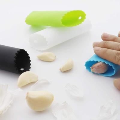 China Viable Rollers Kitchenware Silicone Tube Professional Garlic Peeler Garlic Cloves Peel Remover Kitchen Necessary Utensil for sale