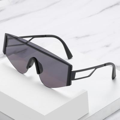 China Protect Eyes 2021 New Designer Sunglasses Hot Metal Frame Big Square Oversized Sunglasses for sale