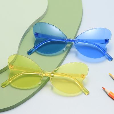 China Protect Eyes Children's Sunglasses 2021 Hot Selling Cute Butterfly Frame Sunglasses Children For Baby Dolls Sunglasses for sale