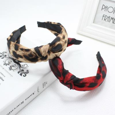 China Latest Simplicity Design Cloth Hair Bands Vintage Elegant Women Knotted Headband Hair Circle Leopard Headband Large for sale