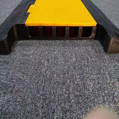 China Factory Wholesale Rubber Speed Bump Car Ramps Cable Protector for sale