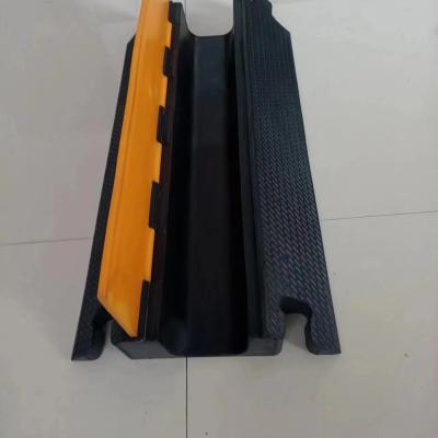 China Light Weight ygdq-800sk Customized Movable Rubber Speed Bumps for Wear Resistance for sale